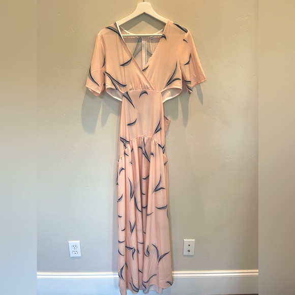 Full length dress with side cut outs! Perfect for spring/summer! - Picture 2 of 5